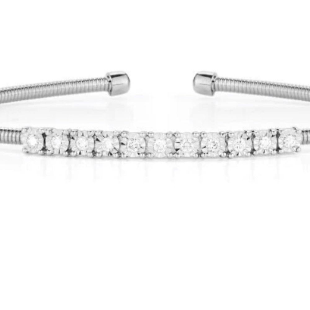 NWOT AVA BEA FLEXI CUFF